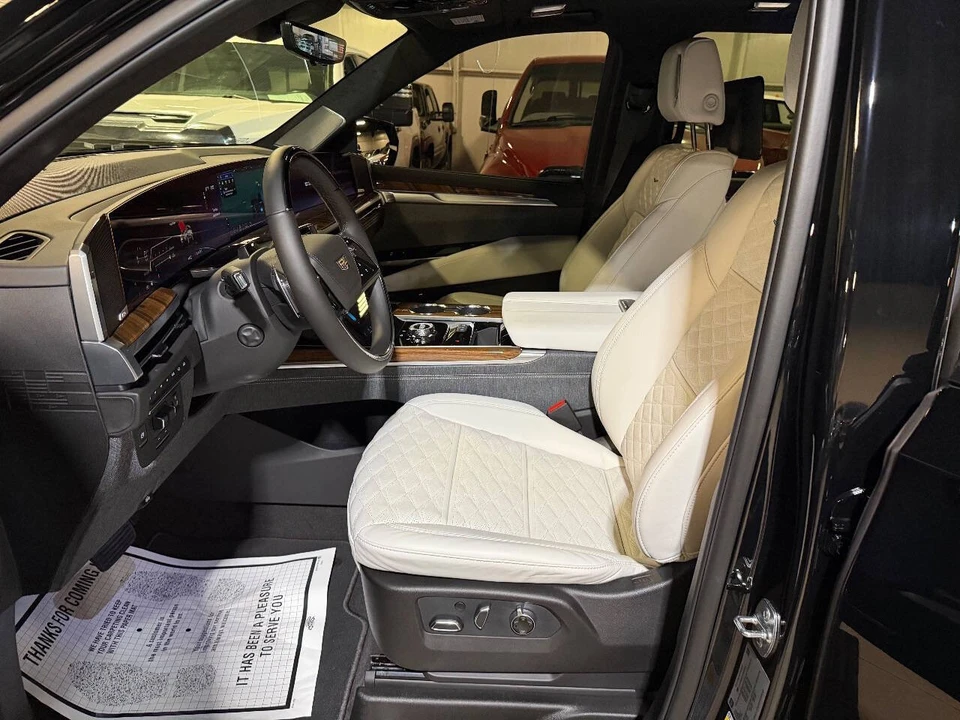 2026 Cadillac Escalade 5th Gen - Image 9 of 12