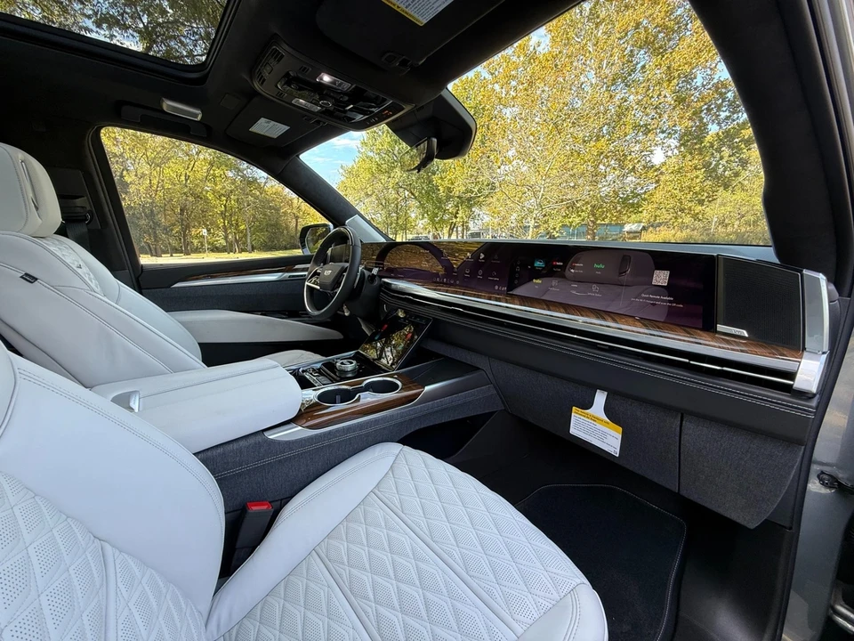 2026 Cadillac Escalade 5th Gen - Image 21 of 21