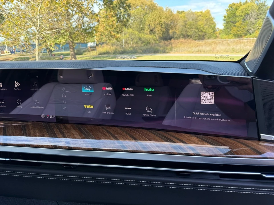 2026 Cadillac Escalade 5th Gen - Image 17 of 21