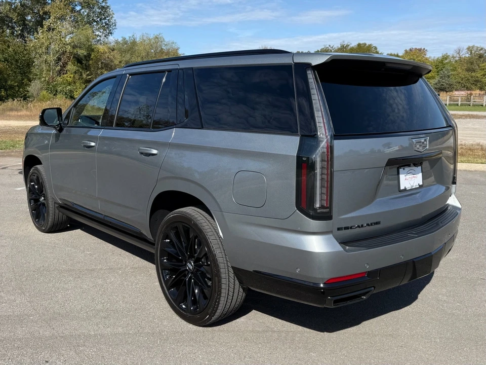 2026 Cadillac Escalade 5th Gen - Image 4 of 21