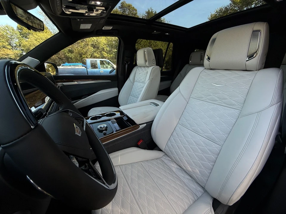 2026 Cadillac Escalade 5th Gen - Image 14 of 21