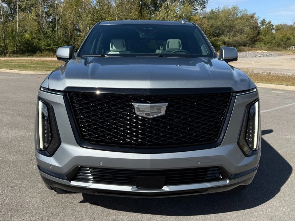 2026 Cadillac Escalade 5th Gen - Image 5 of 21