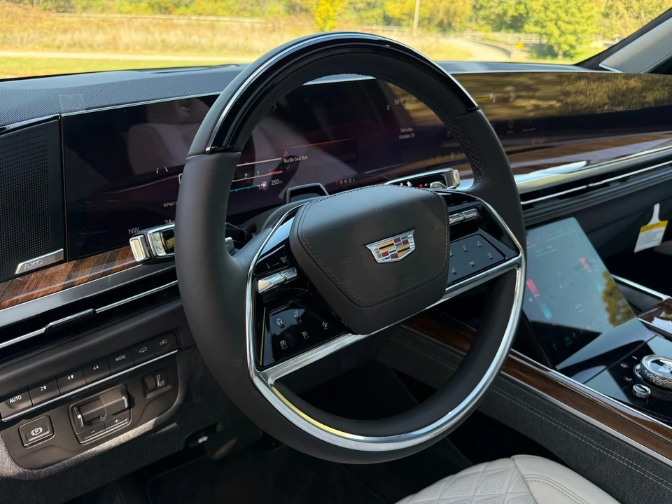 2026 Cadillac Escalade 5th Gen - Image 10 of 21