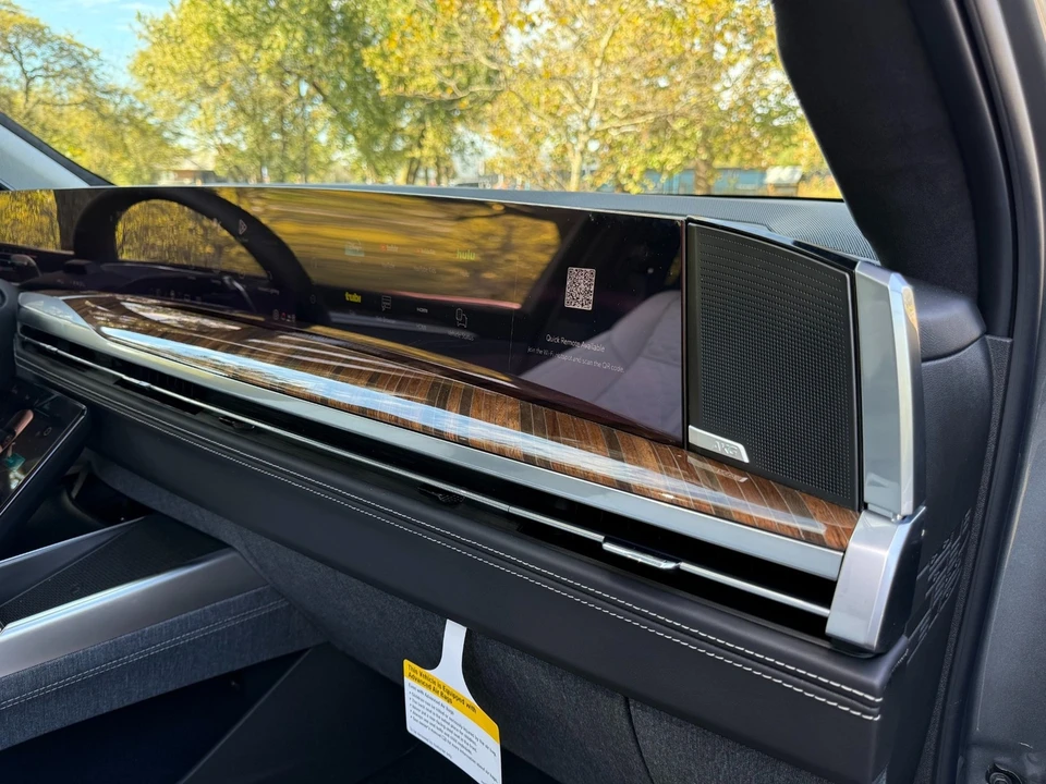 2026 Cadillac Escalade 5th Gen - Image 16 of 21