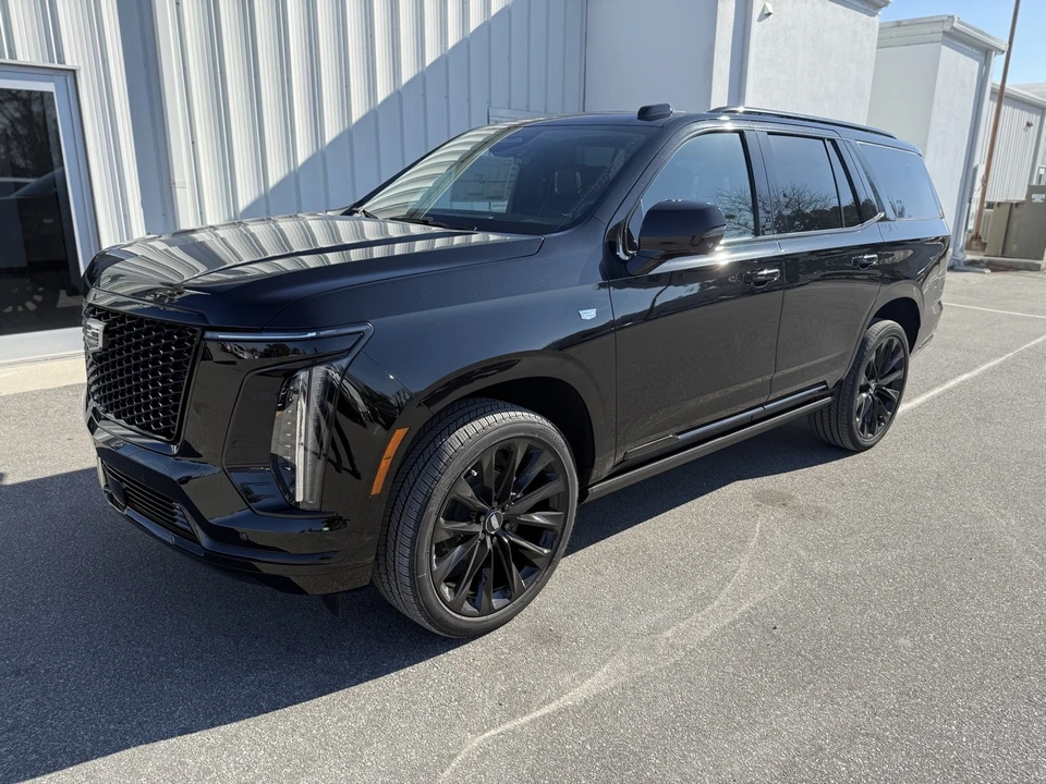 2026 Cadillac Escalade 5th Gen - Image 13 of 21