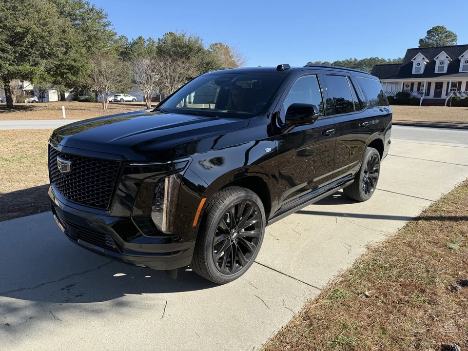 2026 Cadillac Escalade 5th Gen - Image 3 of 21
