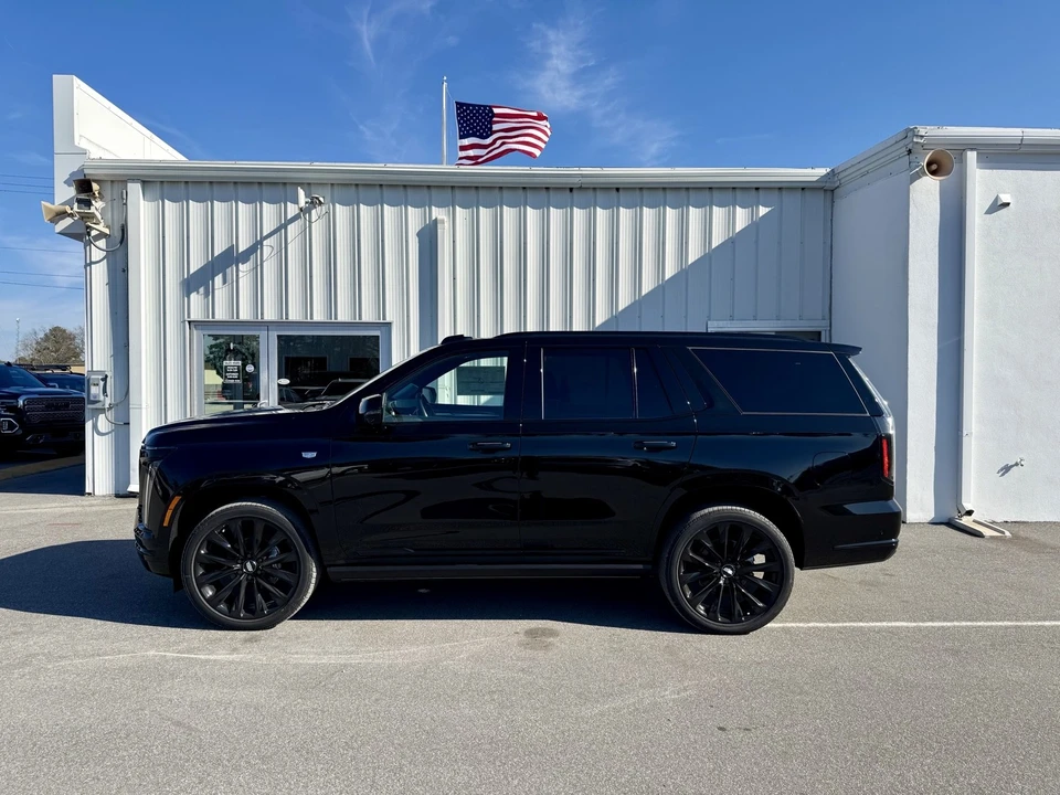 2026 Cadillac Escalade 5th Gen - Image 12 of 21