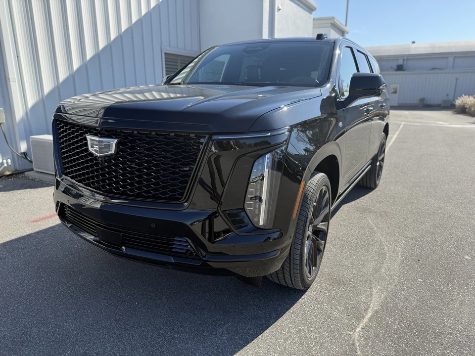 2026 Cadillac Escalade 5th Gen - Image 14 of 21