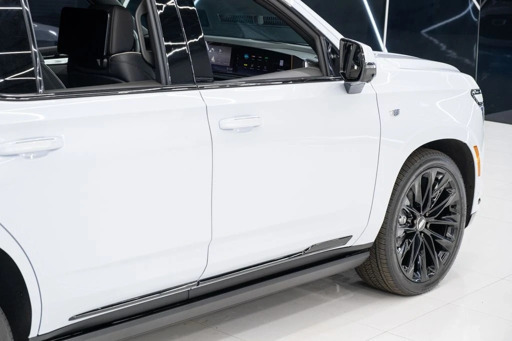 2026 Cadillac Escalade 5th Gen - Image 12 of 21