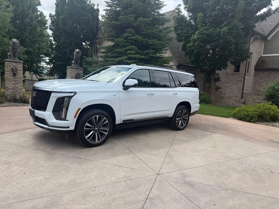 2026 Cadillac Escalade 5th Gen - Image 3 of 31