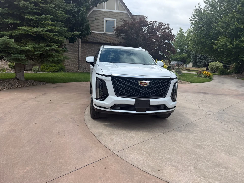 2026 Cadillac Escalade 5th Gen - Image 10 of 31