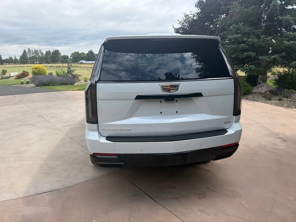 2026 Cadillac Escalade 5th Gen - Image 19 of 31