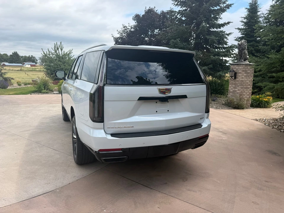 2026 Cadillac Escalade 5th Gen - Image 20 of 31