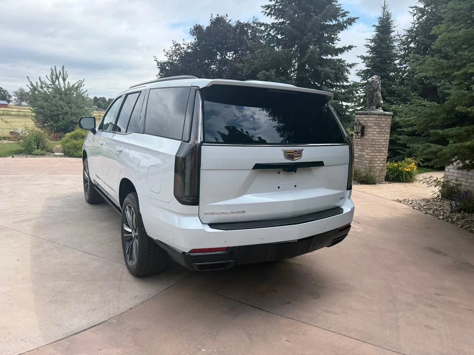 2026 Cadillac Escalade 5th Gen - Image 21 of 31