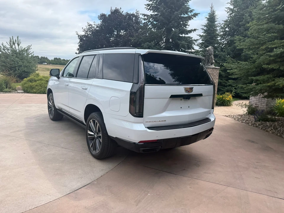 2026 Cadillac Escalade 5th Gen - Image 22 of 31
