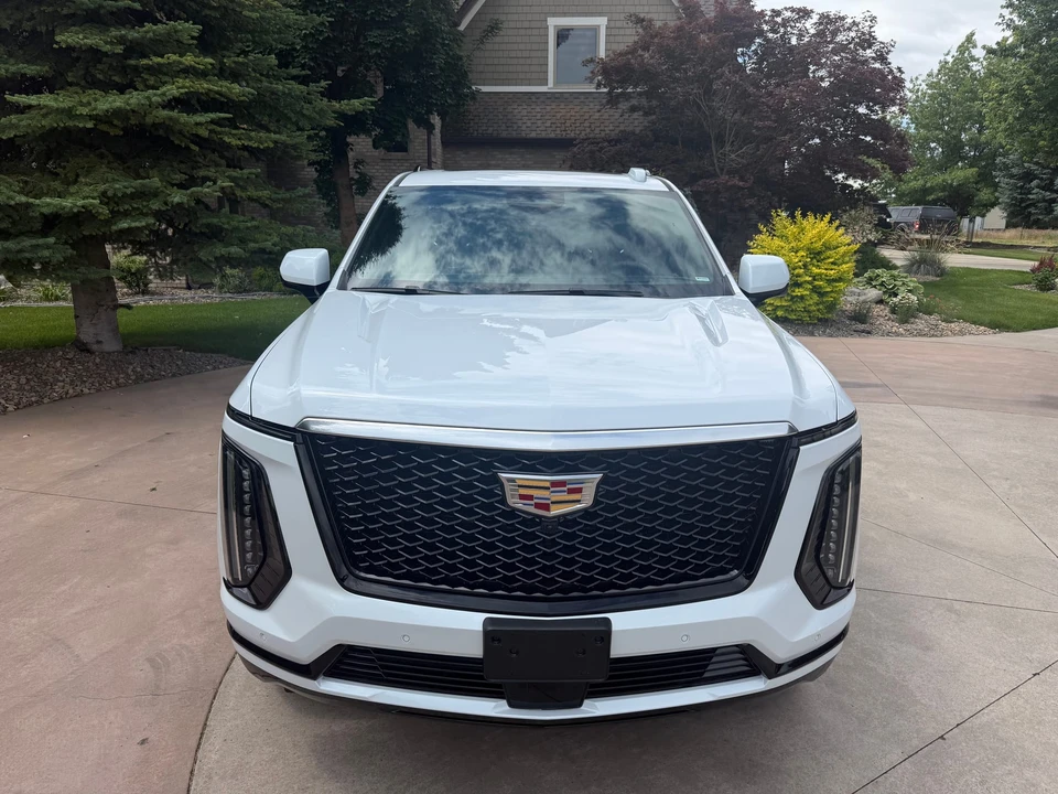 2026 Cadillac Escalade 5th Gen - Image 9 of 31