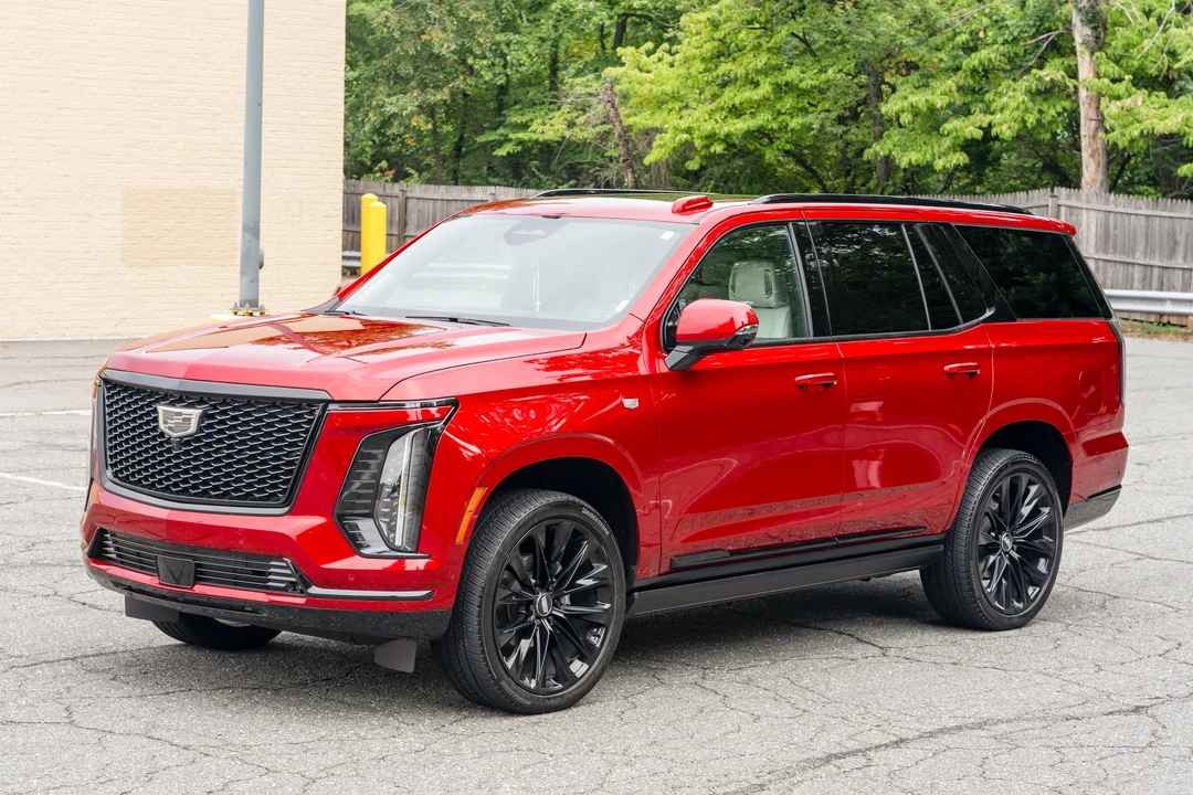 2026 Cadillac Escalade 5th Gen - Image 7 of 31