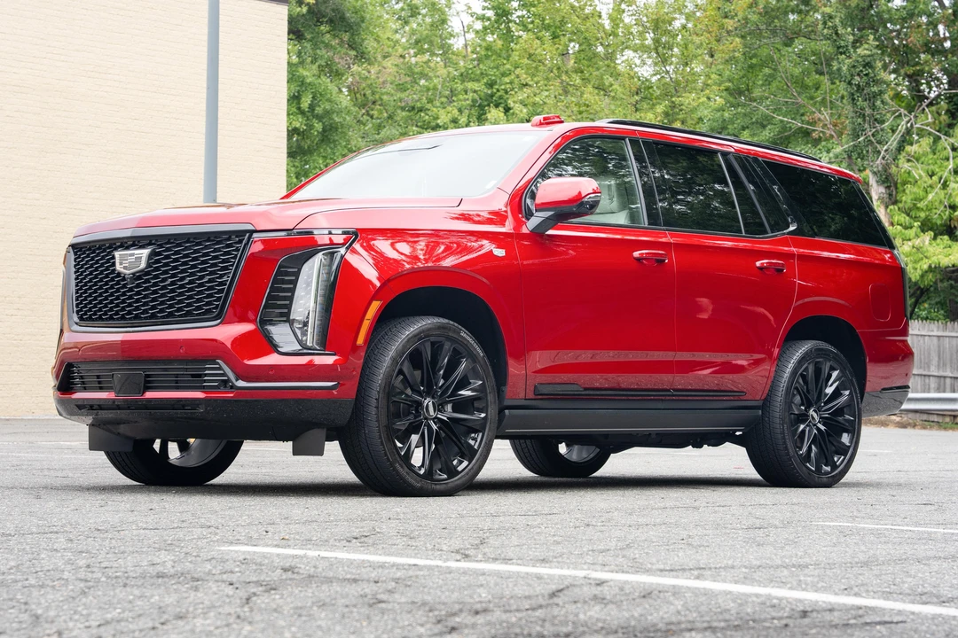 2026 Cadillac Escalade 5th Gen - Image 8 of 31