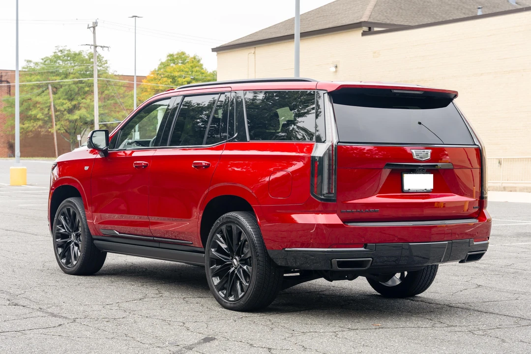 2026 Cadillac Escalade 5th Gen - Image 9 of 31
