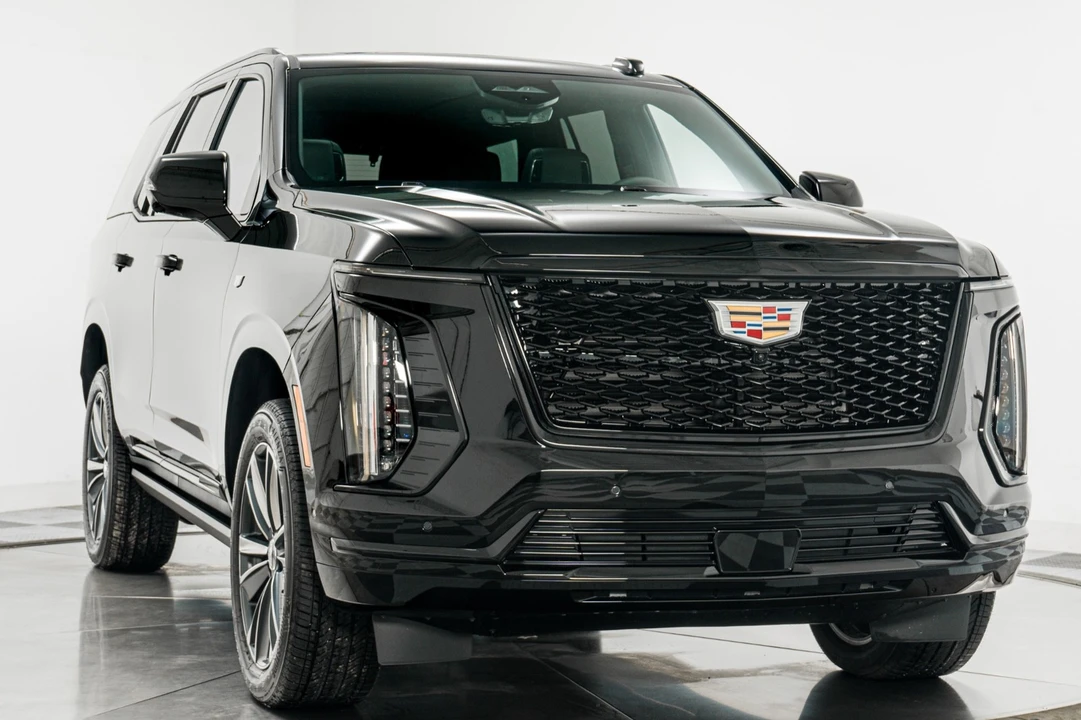 2026 Cadillac Escalade 5th Gen - Image 3 of 21