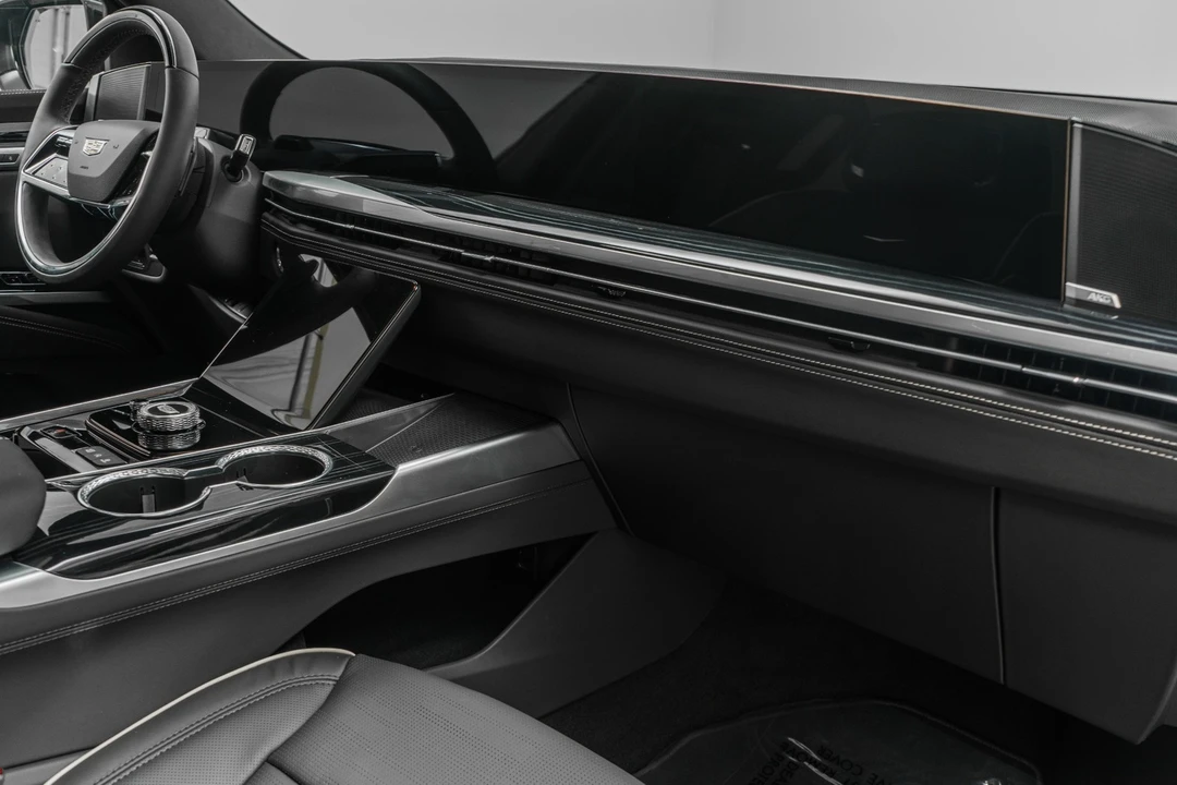 2026 Cadillac Escalade 5th Gen - Image 14 of 21