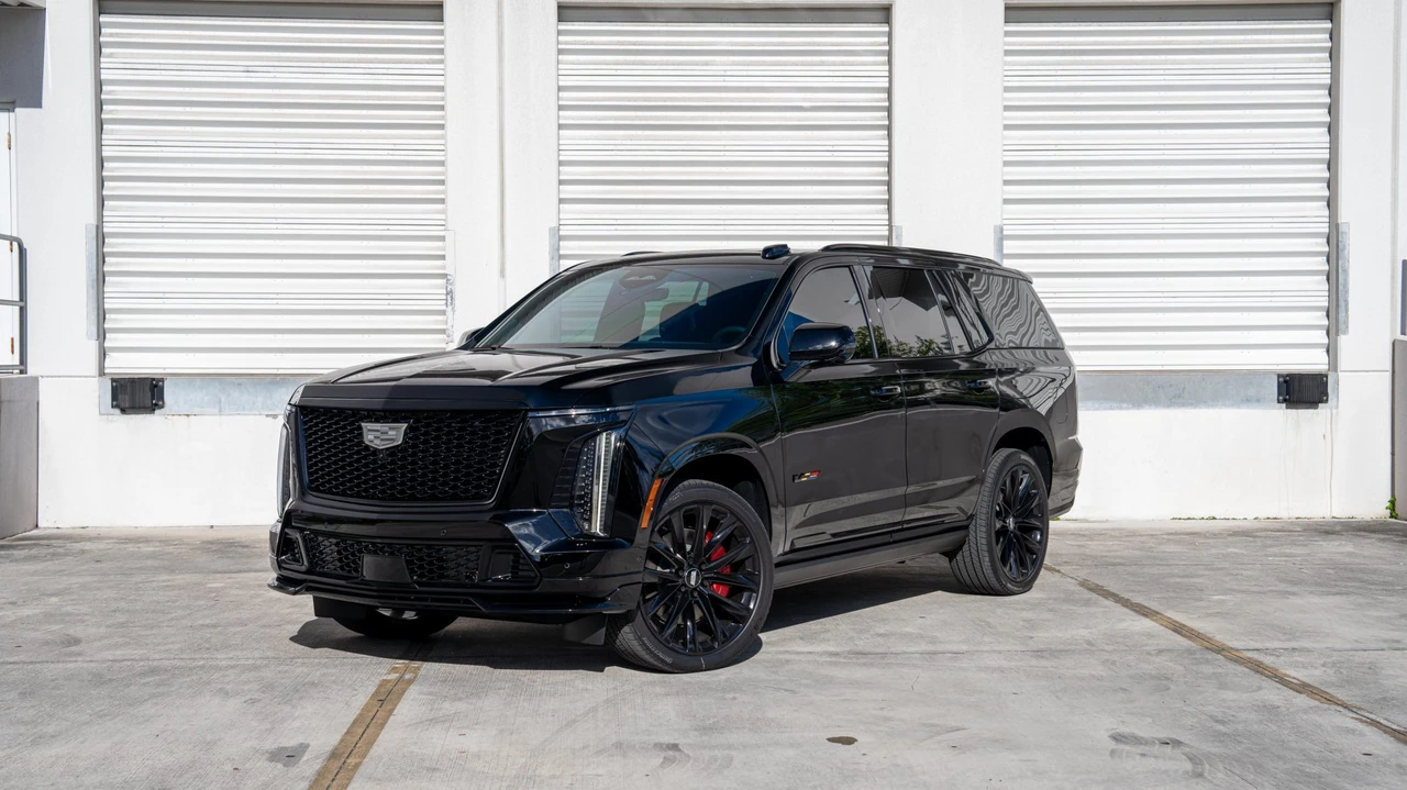2026 Cadillac Escalade-V 5th Gen - Image 5 of 31