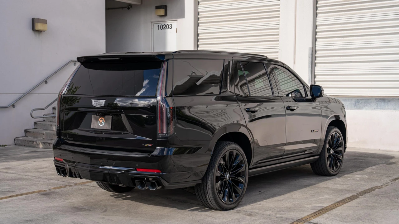 2026 Cadillac Escalade-V 5th Gen - Image 10 of 31