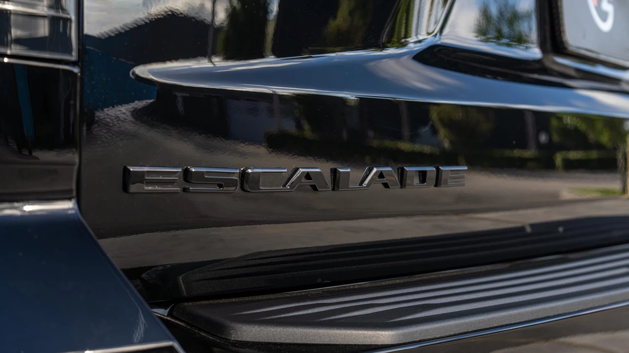 2026 Cadillac Escalade-V 5th Gen - Image 19 of 31