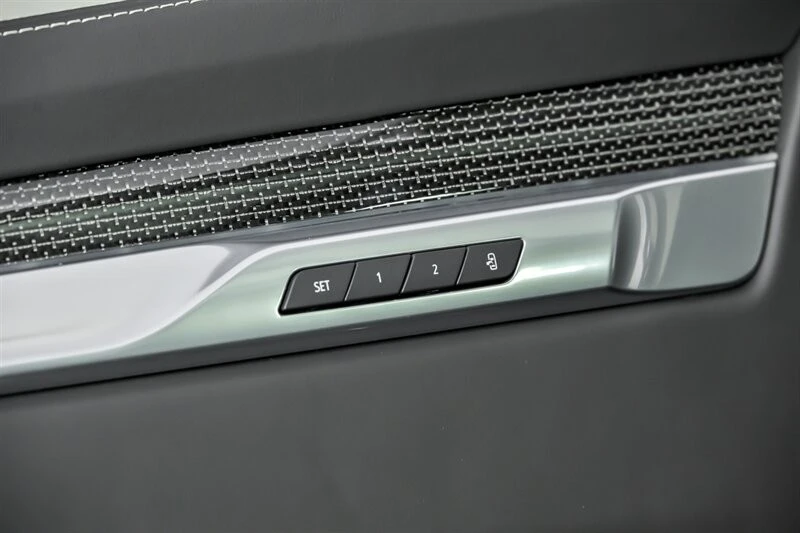 2026 Cadillac Escalade-V 5th Gen - Image 19 of 21