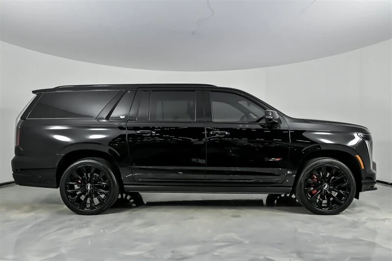 2026 Cadillac Escalade-V 5th Gen - Image 14 of 21