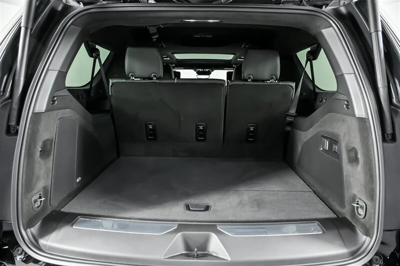 2026 Cadillac Escalade-V 5th Gen - Image 16 of 21
