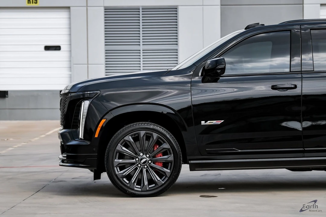 2026 Cadillac Escalade-V 5th Gen - Image 7 of 12