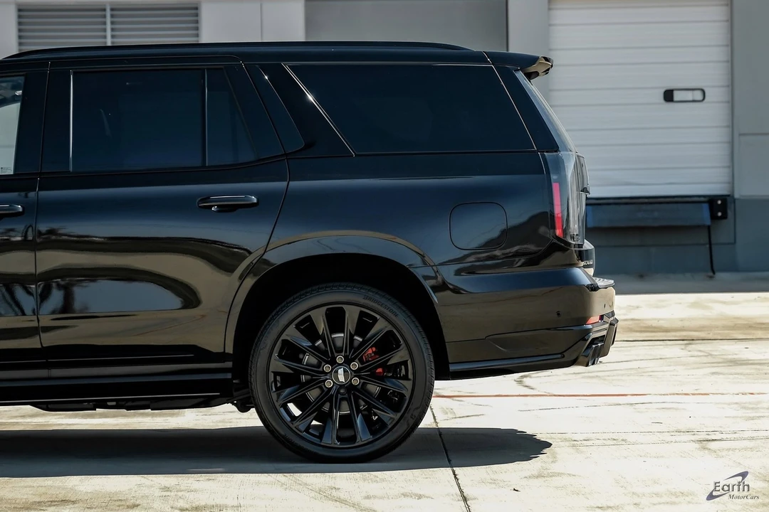 2026 Cadillac Escalade-V 5th Gen - Image 8 of 12