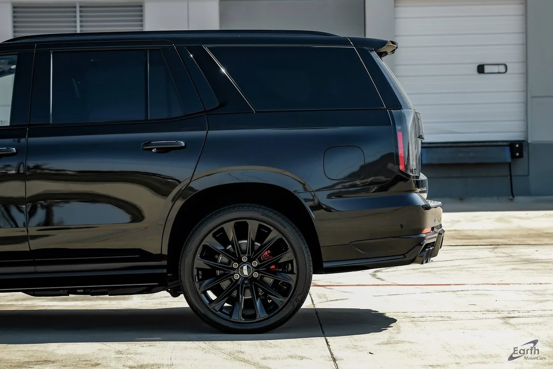 2026 Cadillac Escalade-V 5th Gen - Image 7 of 12