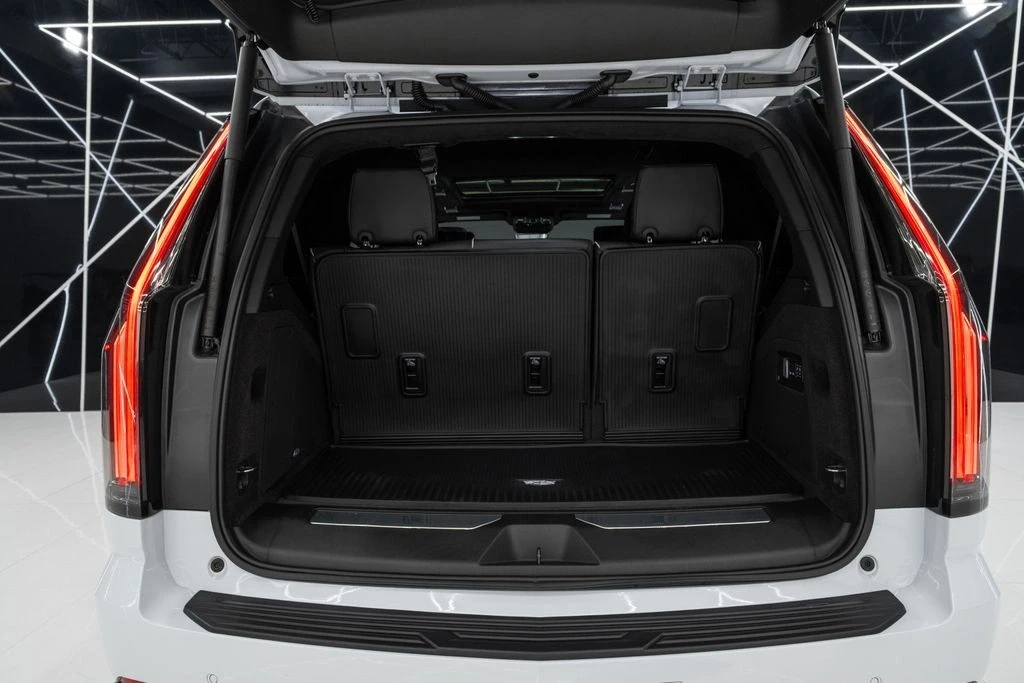 2026 Cadillac Escalade-V 5th Gen - Image 18 of 21