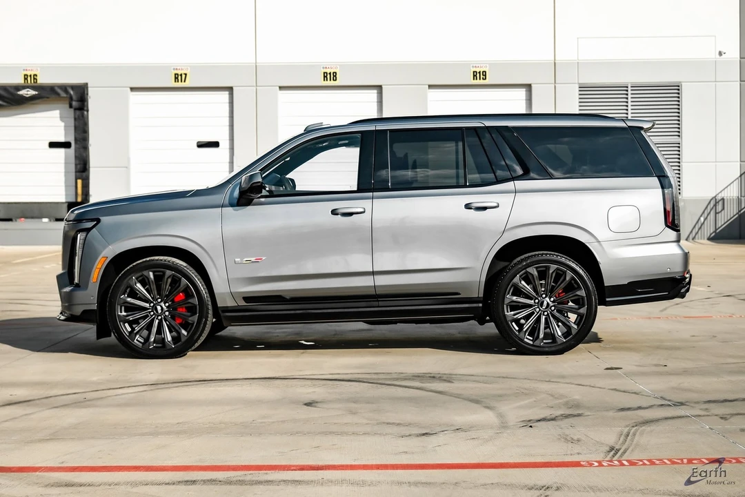 2026 Cadillac Escalade-V 5th Gen - Image 5 of 12