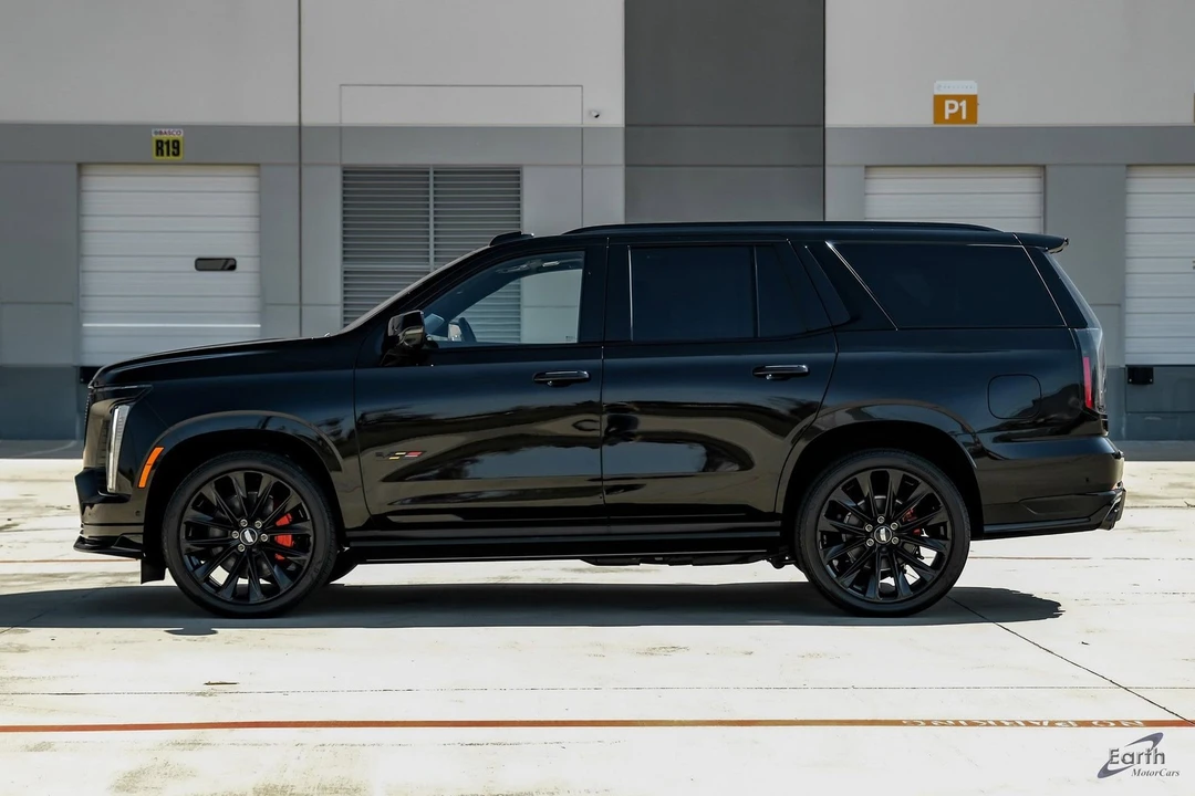 2026 Cadillac Escalade-V 5th Gen - Image 6 of 12