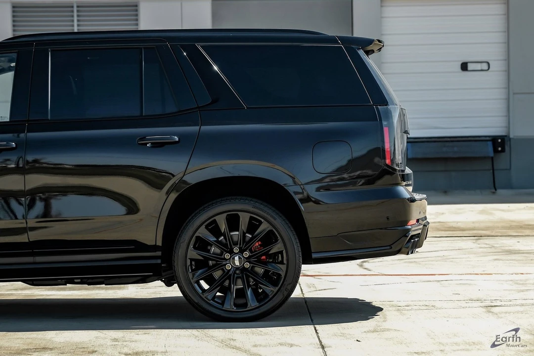 2026 Cadillac Escalade-V 5th Gen - Image 8 of 12