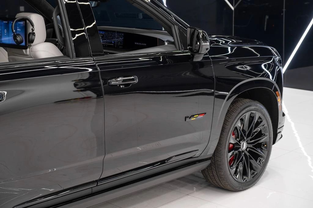 2026 Cadillac Escalade-V 5th Gen - Image 12 of 21