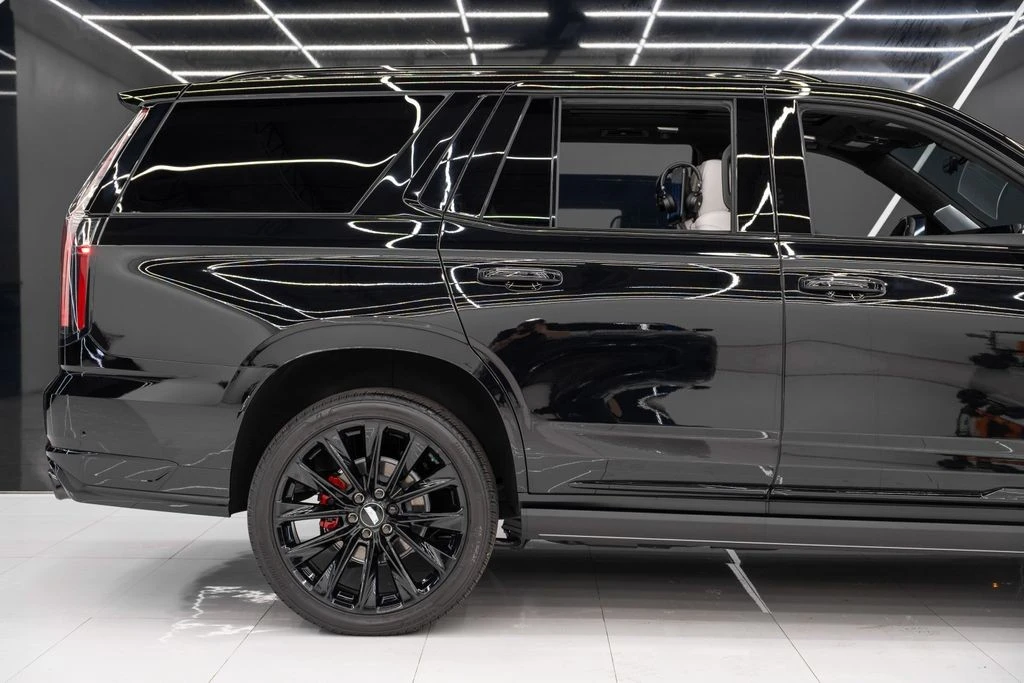2026 Cadillac Escalade-V 5th Gen - Image 10 of 21