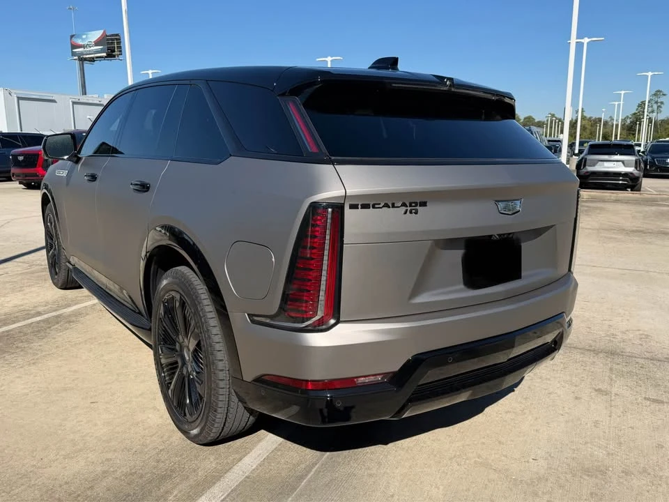 2026 Cadillac Vistiq - Image 3 of 10