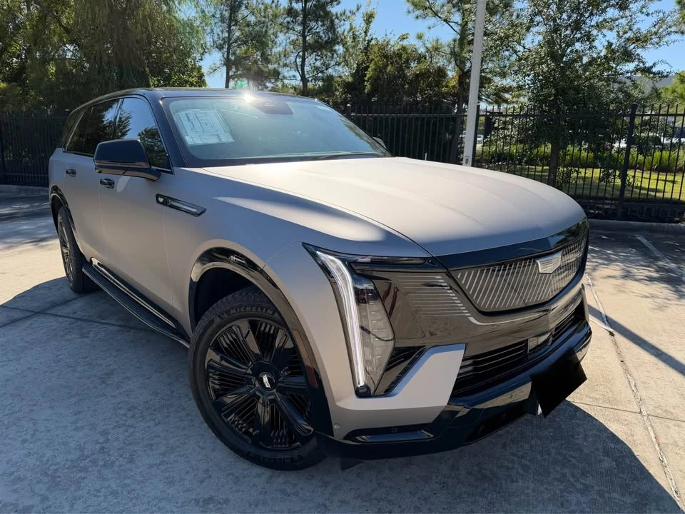 2026 Cadillac Vistiq - Image 2 of 10