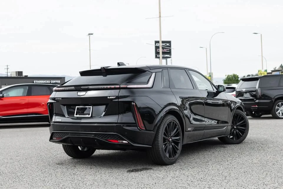 2026 Cadillac Lyriq - Image 5 of 15