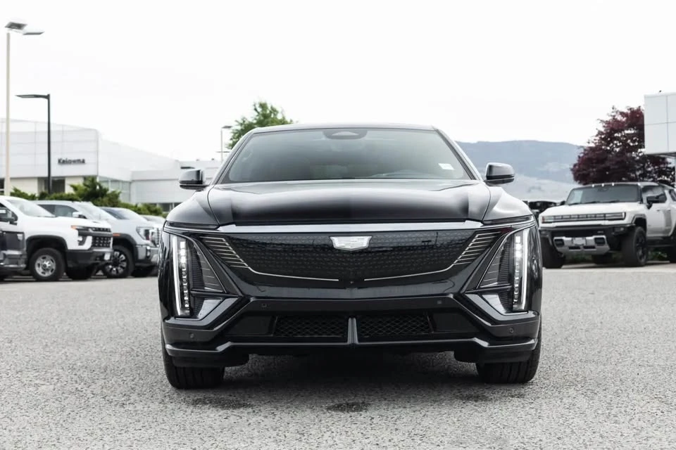 2026 Cadillac Lyriq - Image 3 of 15