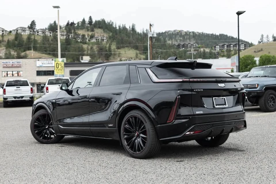 2026 Cadillac Lyriq - Image 15 of 15