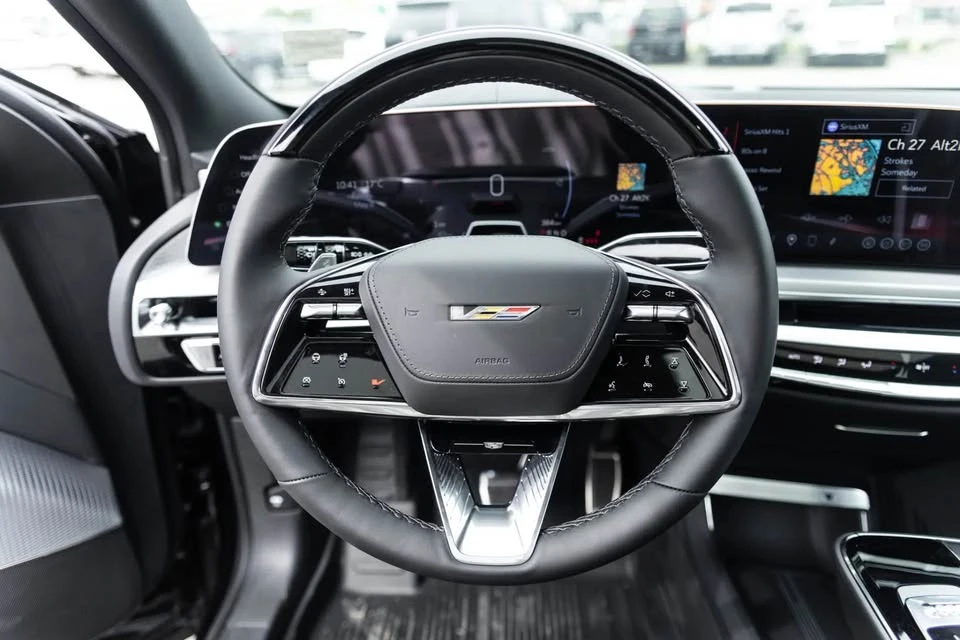 2026 Cadillac Lyriq - Image 9 of 15