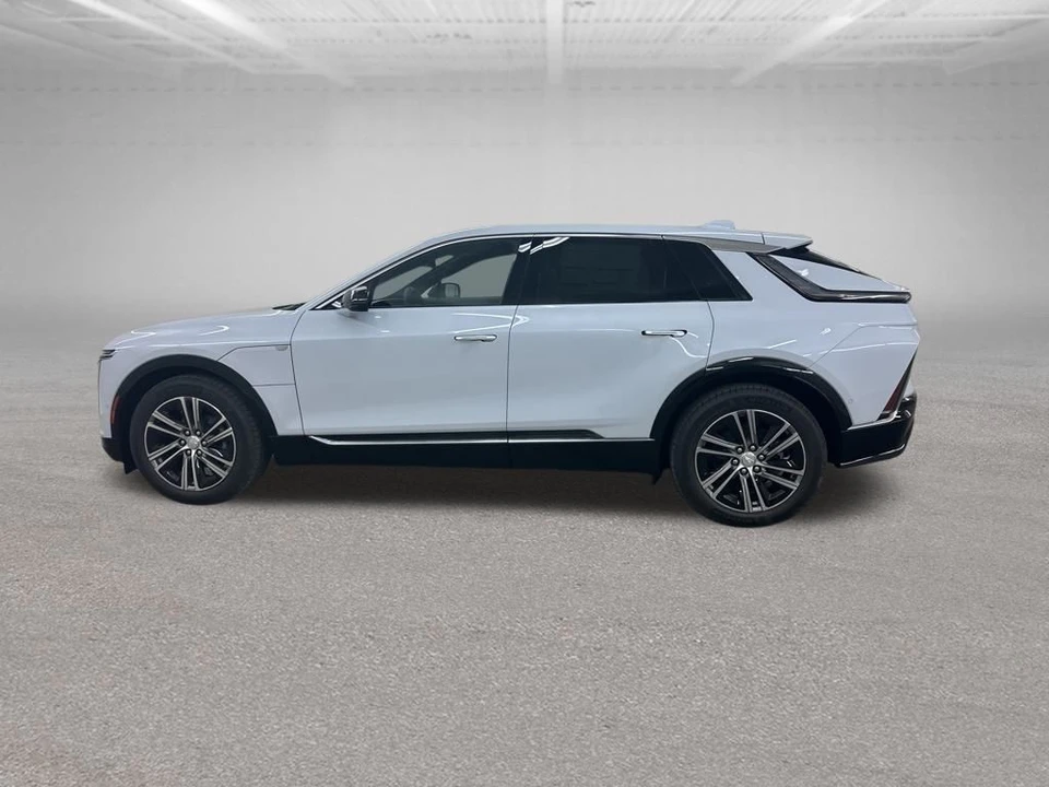 2026 Cadillac Lyriq - Image 6 of 12