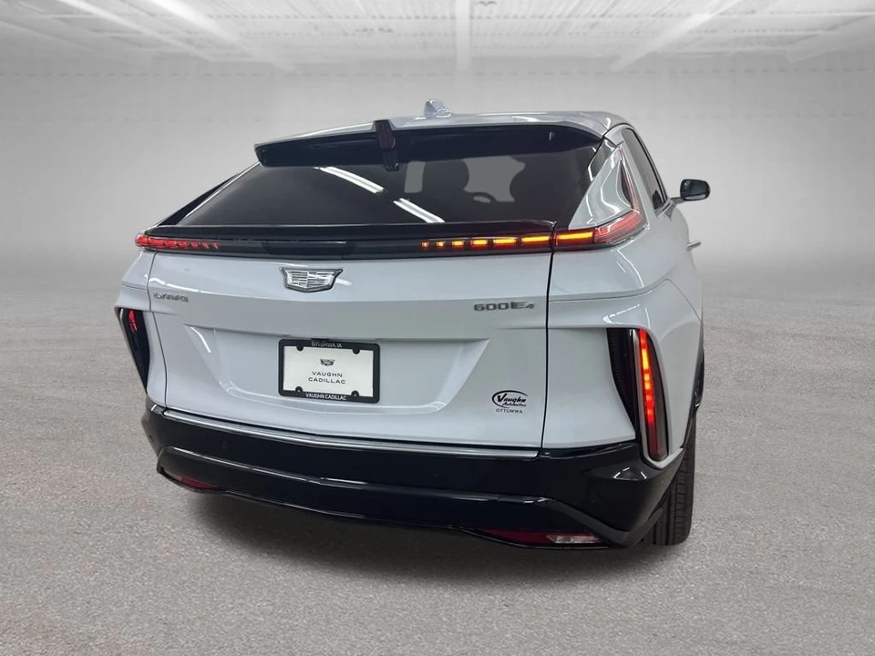 2026 Cadillac Lyriq - Image 10 of 12