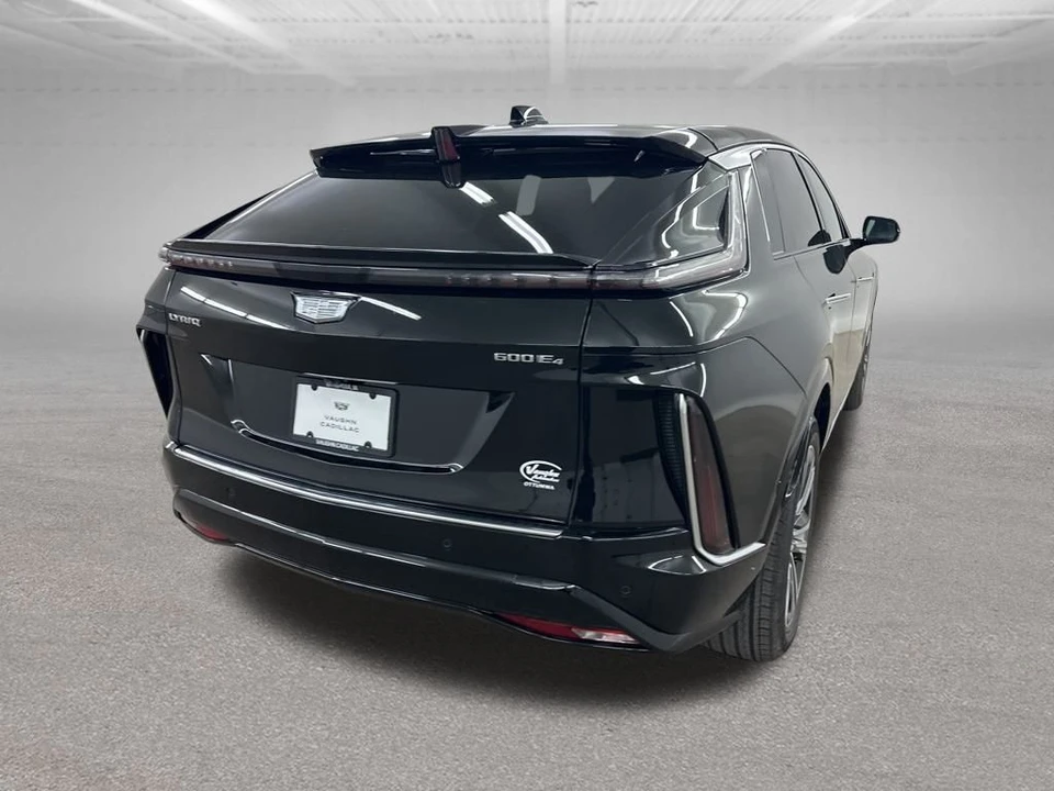 2026 Cadillac Lyriq - Image 10 of 12