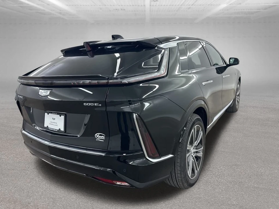 2026 Cadillac Lyriq - Image 11 of 12